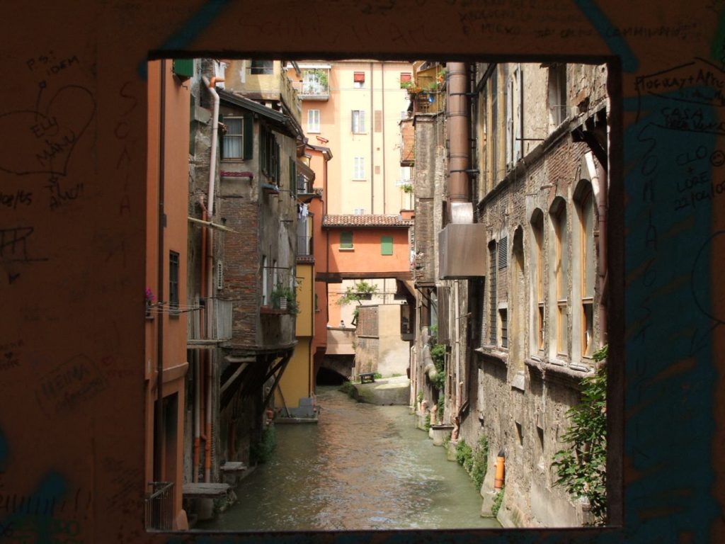 la finestrella di via Piella